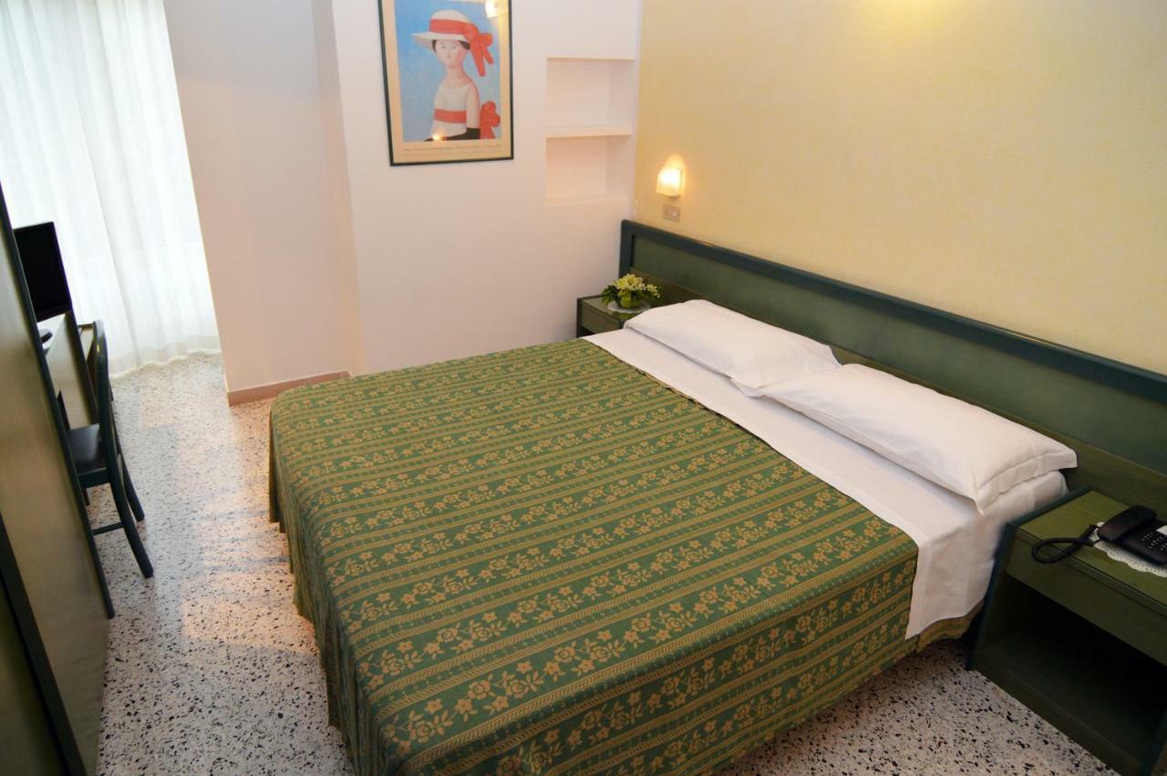 Hotel Adele Bellaria-Igea Marina Exterior photo